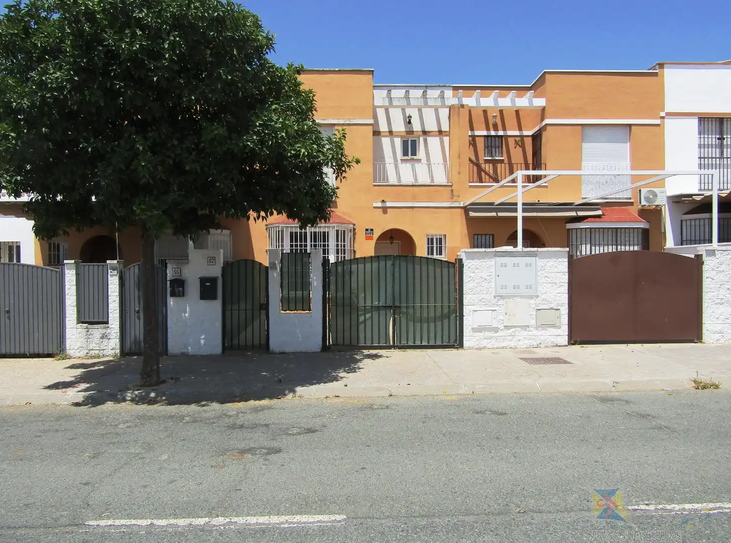 Exterior view of Houses for sale in Gerena  with Terrace