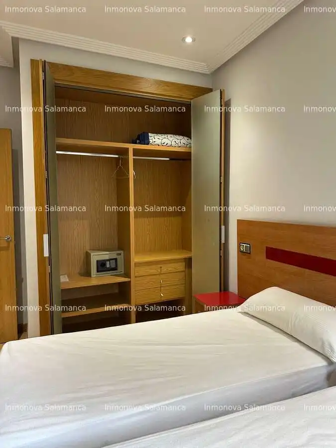 Bedroom of Flat for rent in Salamanca  with Heating and Furnished