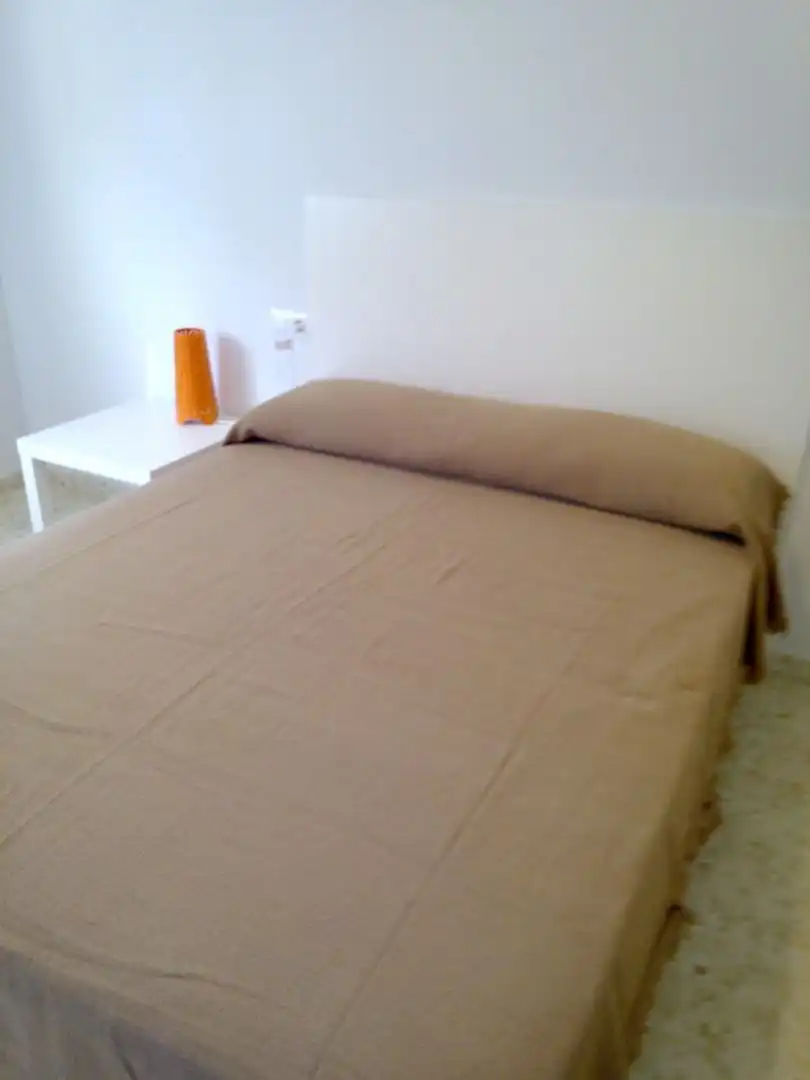 Habitación de Piso de alquiler en Lucena con Terraza, Amueblado y Lavadora