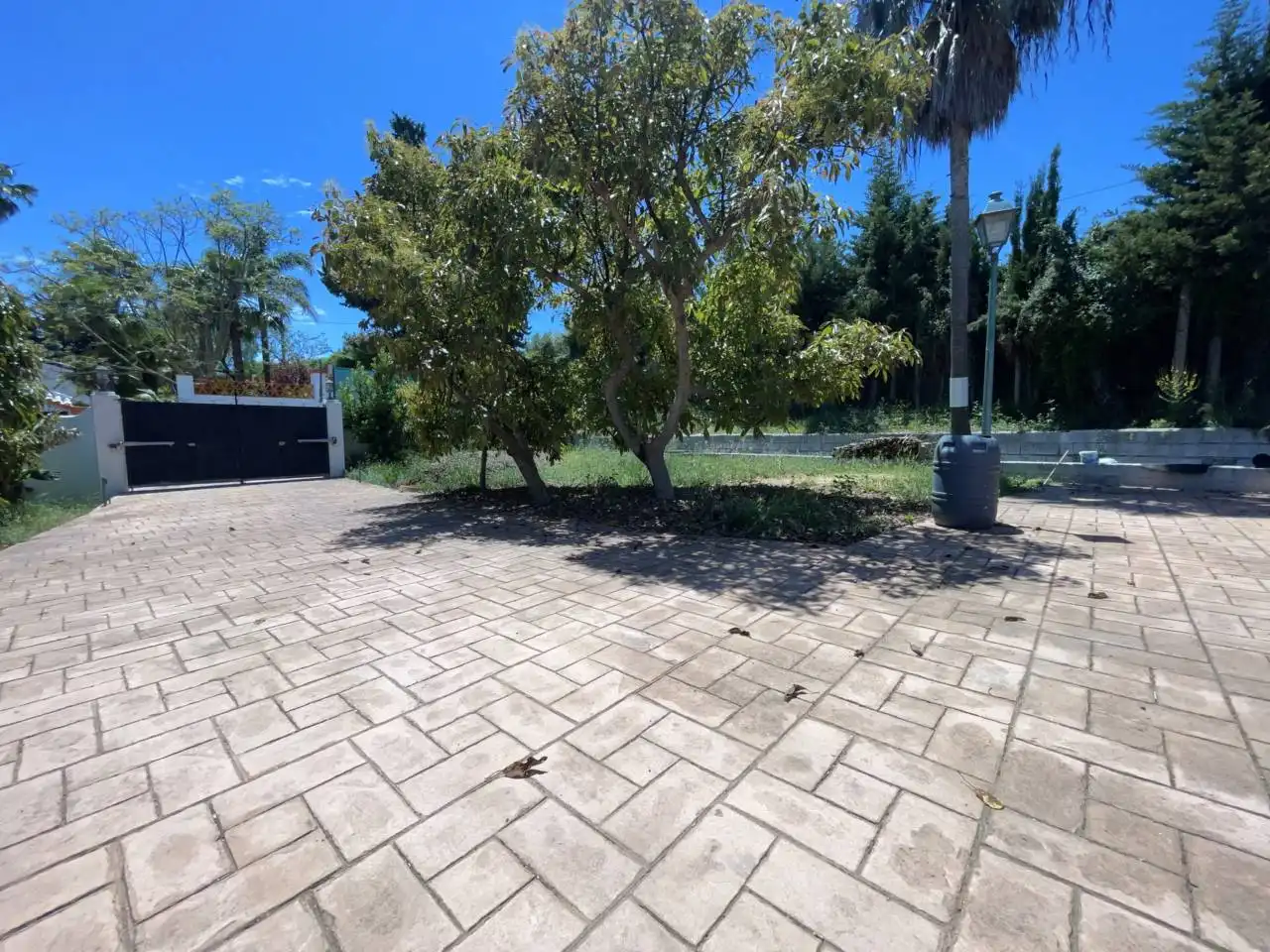 Vista exterior de Finca rústica en venda en Estepona amb Aire condicionat, Calefacció i Jardí privat