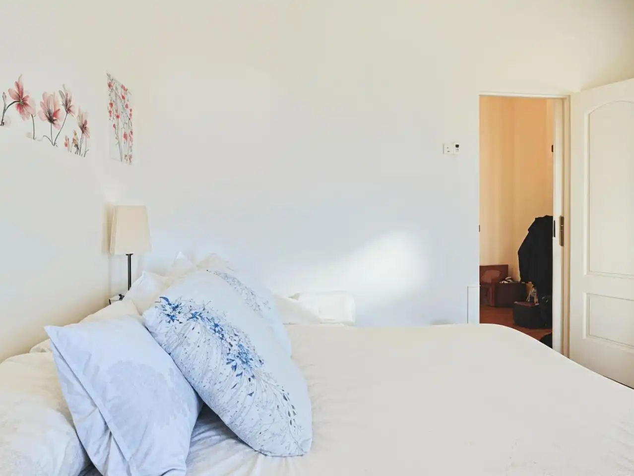 Dormitori de Casa o xalet en venda en Tomares amb Aire condicionat, Jardí privat i Parquet