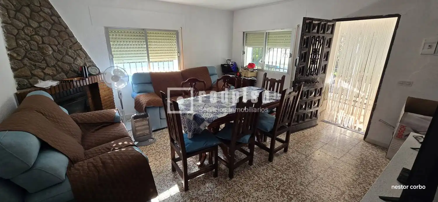 Living room of Houses for sale in Hontoba  with Heating, Storage room and Alarm