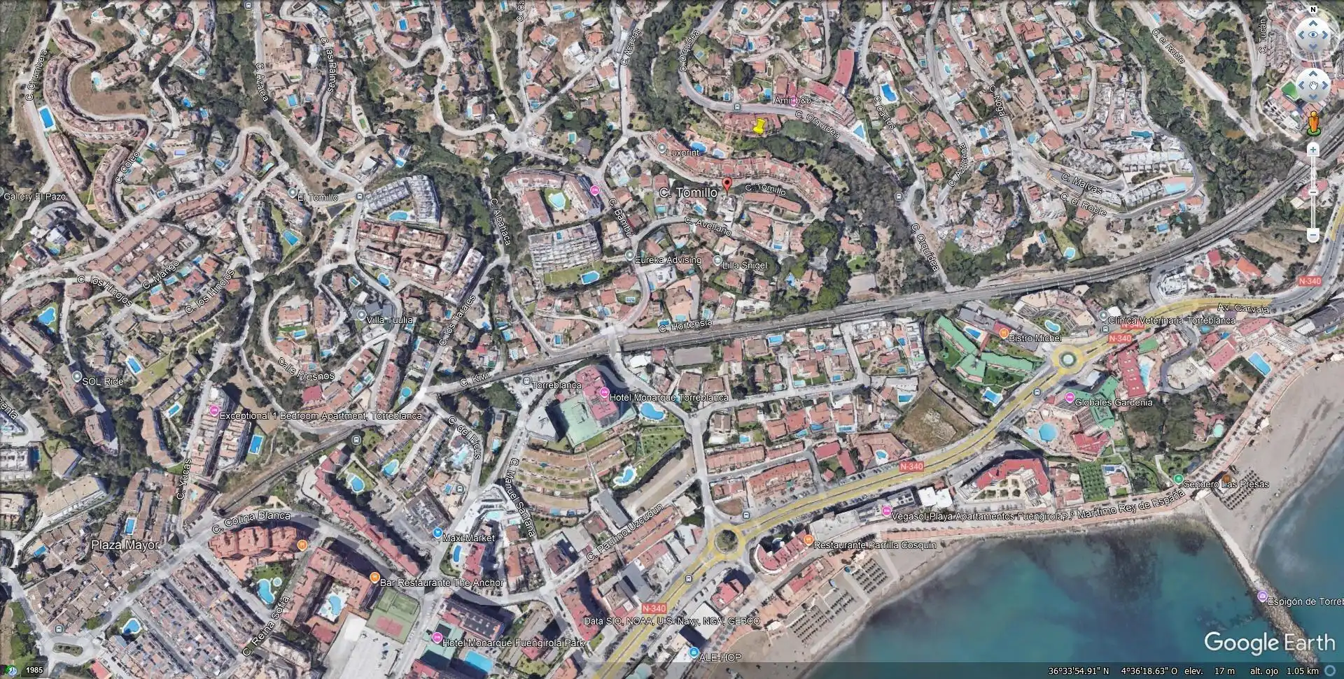 Vista exterior de Àtic en venda en Fuengirola amb Aire condicionat, Calefacció i Jardí privat
