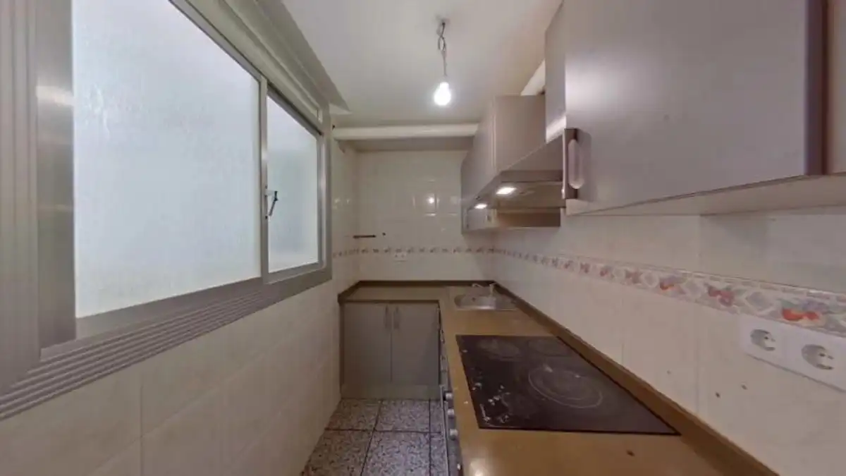 Cuina de Pis en venda en Viladecans amb Calefacció, Forn i Balcó