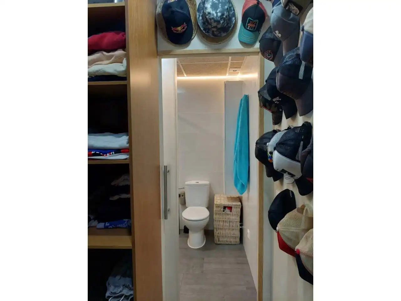 Bany de Apartament en venda en Cedillo del Condado amb Calefacció i Traster