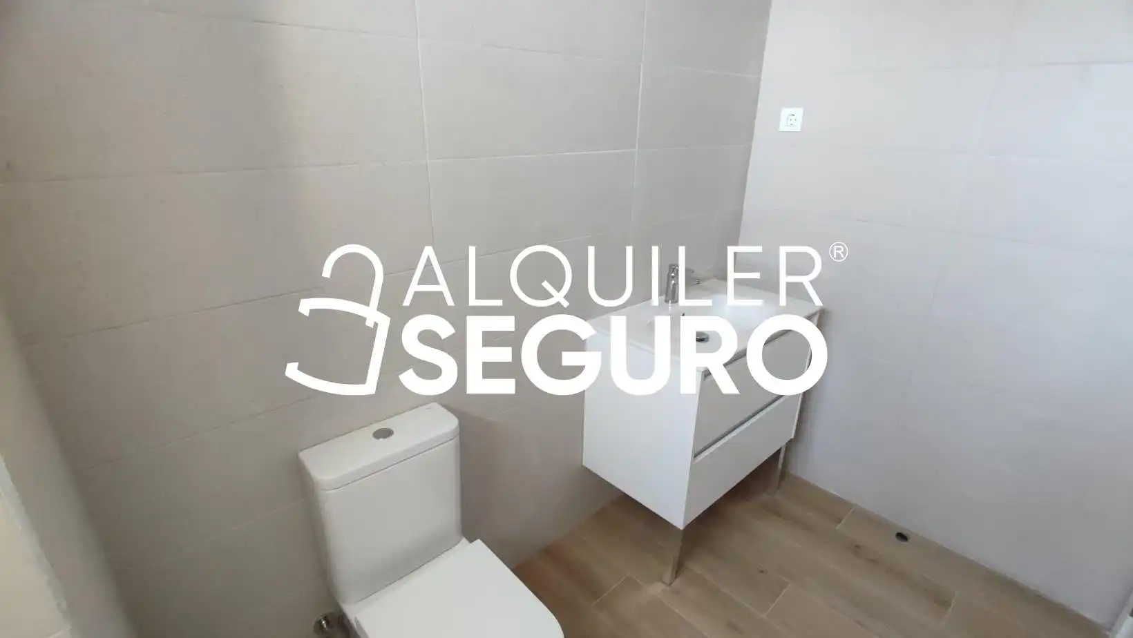 Bathroom of Flat for rent in Tres Cantos  with Air Conditioner, Heating and Terrace
