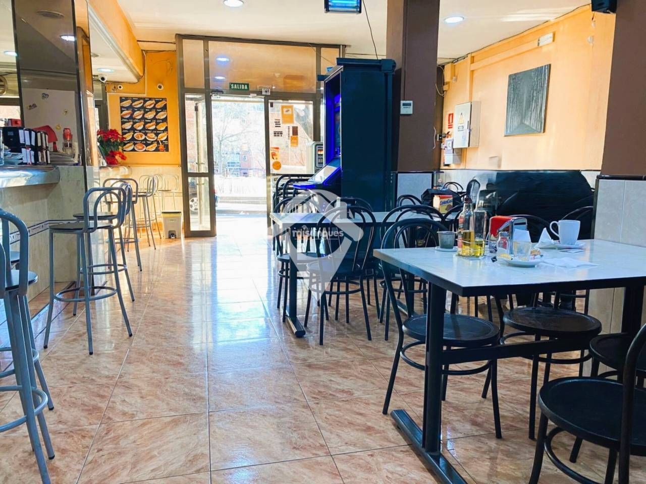 Premises for sale in Sabadell  with Air Conditioner and Alarm