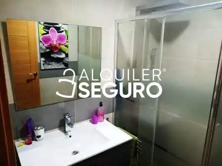 Badezimmer von Wohnung zur Miete in Vitoria - Gasteiz mit Heizung und Möbliert