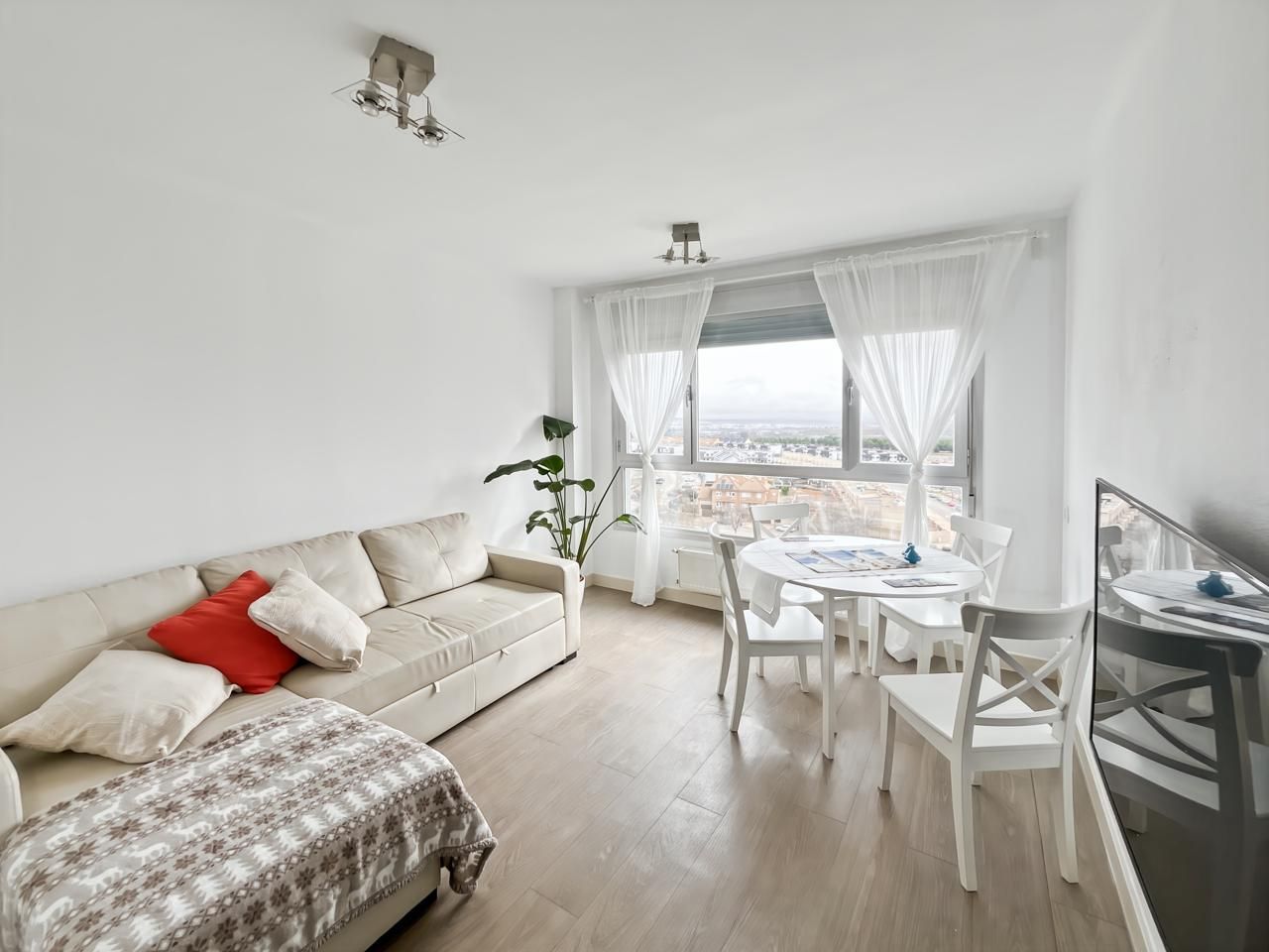 Bedroom of Flat for sale in  Madrid Capital  with Air Conditioner, Heating and Terrace