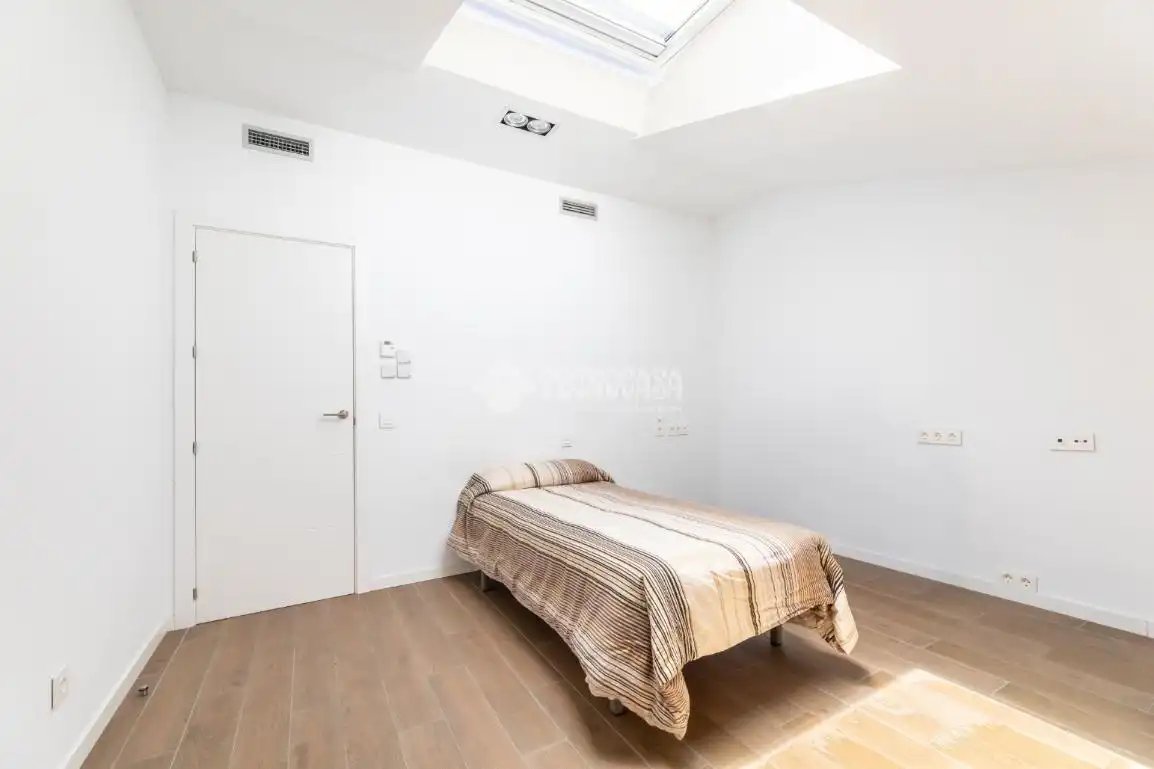 Bedroom of Flat for sale in Torrelodones  with Air Conditioner, Heating and Terrace