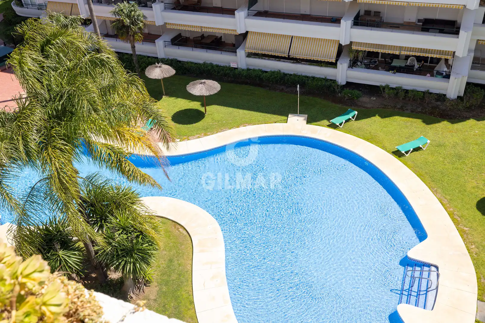 Piscina de Dúplex en venda en Marbella amb Piscina i Balcó