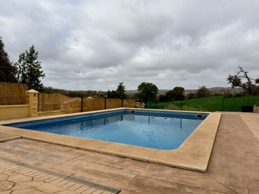 Pis amb piscina en venda a El Garrobo