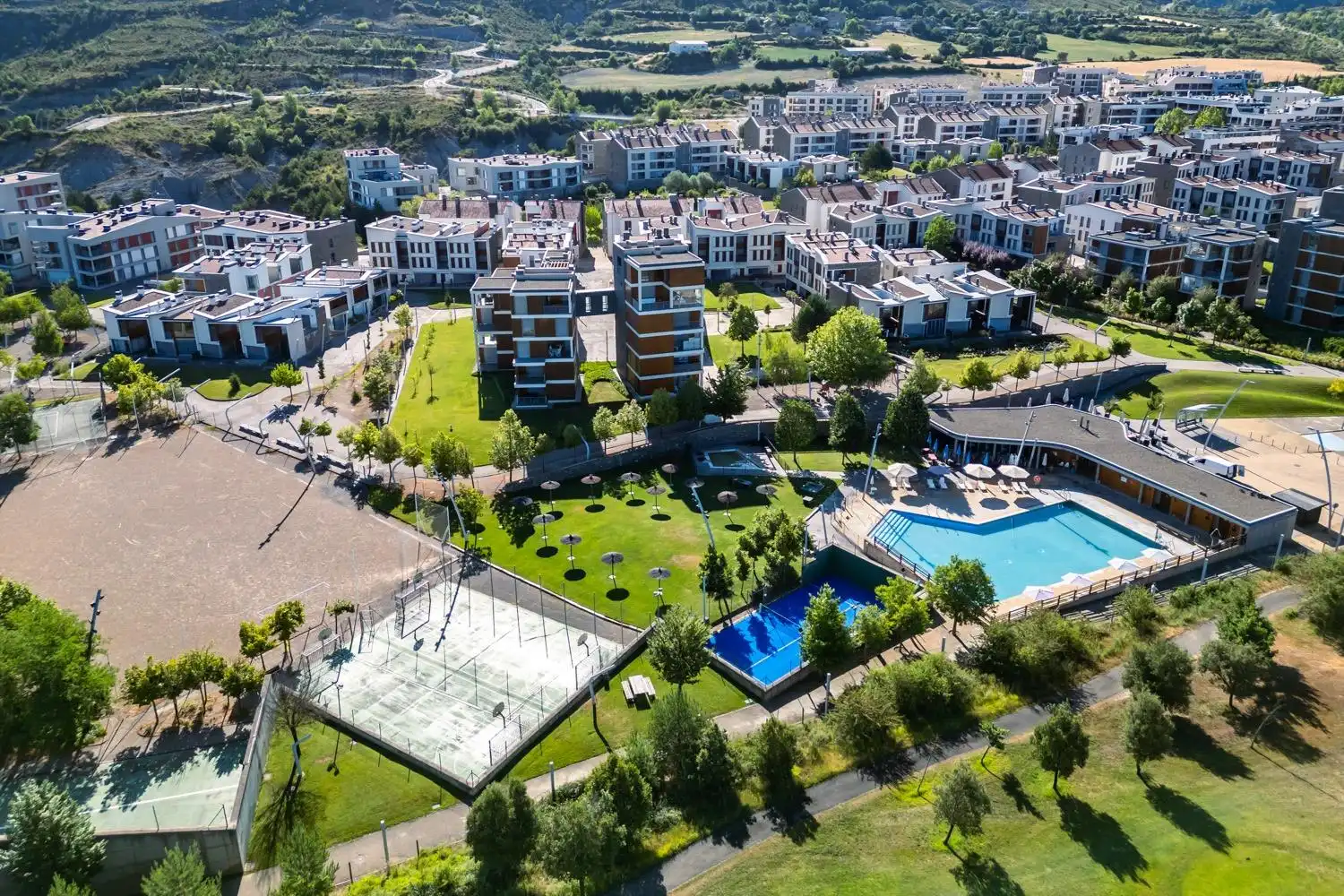 Vista exterior de Piso en venta en Sabiñánigo con Calefacción, Jardín privado y Terraza