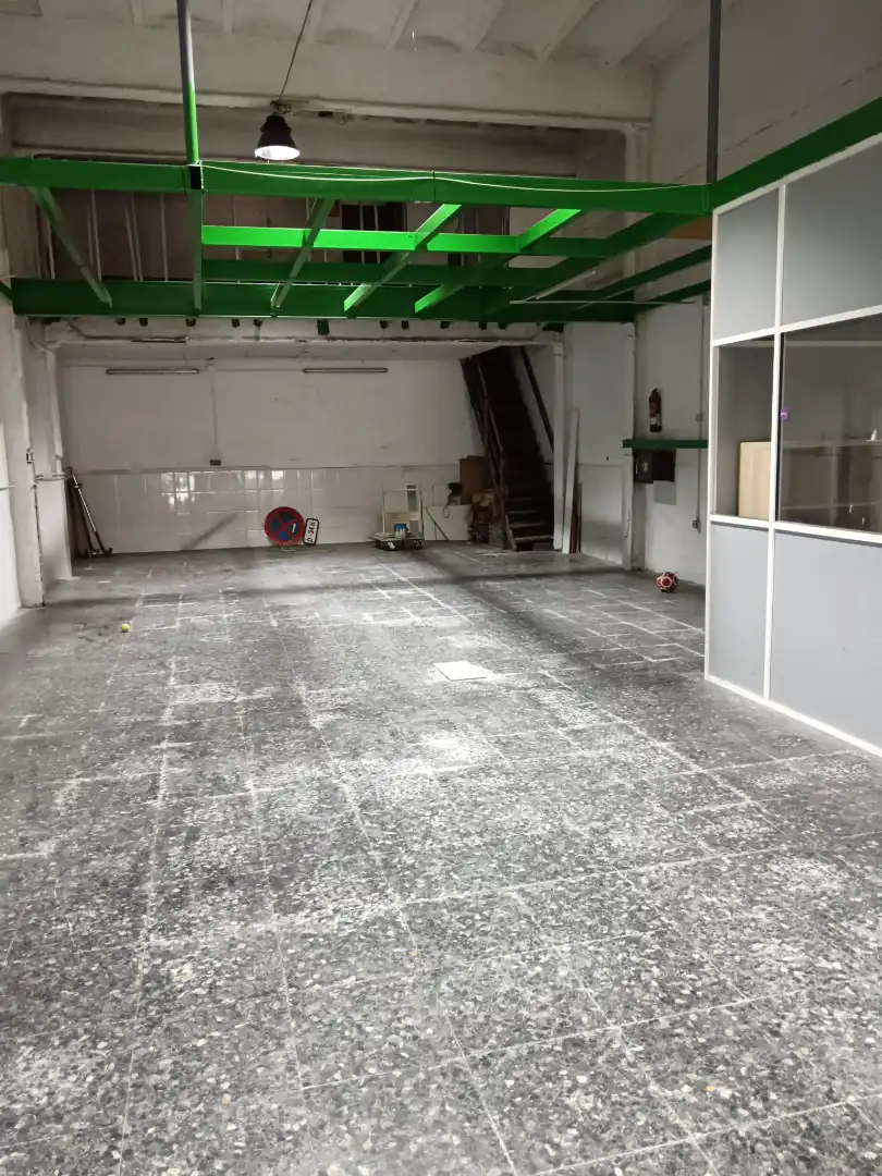 Local de alquiler en Badalona