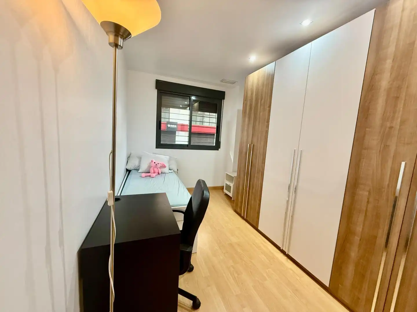 Dormitori de Pis de lloguer en Elche / Elx amb Aire condicionat, Parquet i Moblat