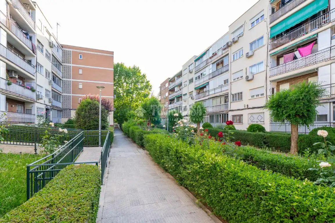Vista exterior de Piso en venta en Coslada con Calefacción y Terraza