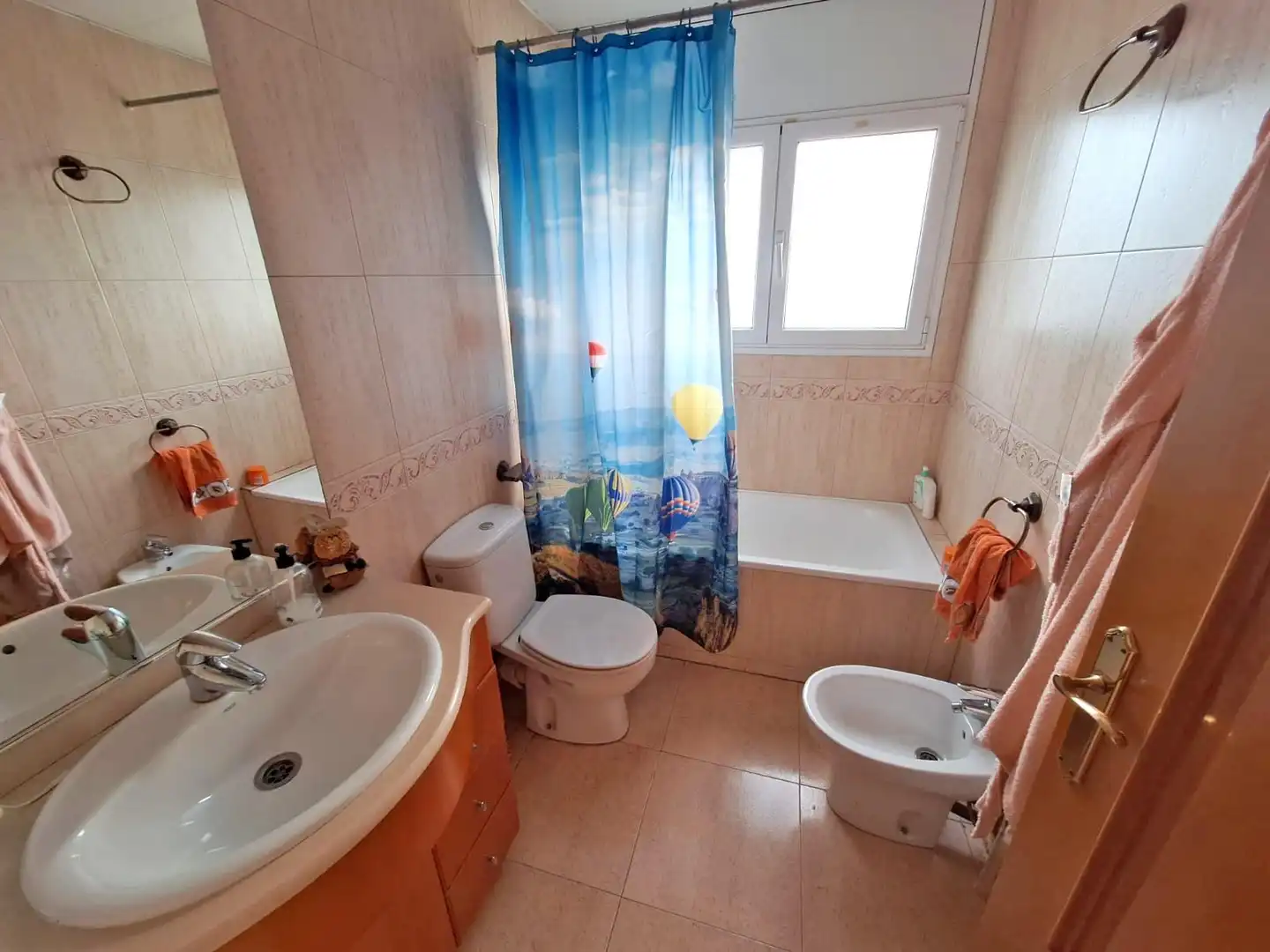 Bathroom of Houses for sale in Santa Perpètua de Mogoda  with Air Conditioner, Private garden and Terrace