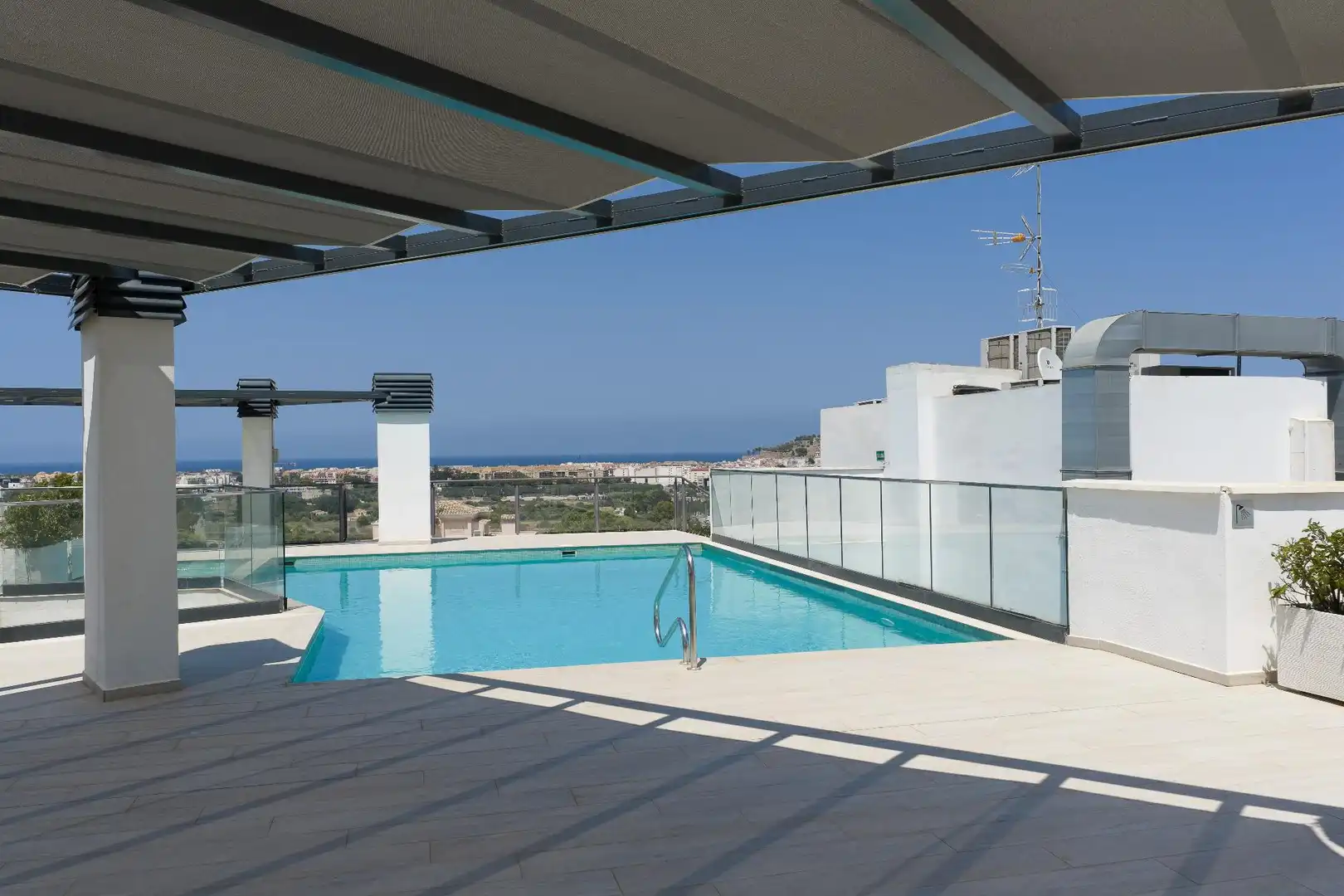 Piscina de Planta baja en venta en Dénia con Aire acondicionado, Calefacción y Jacuzzi