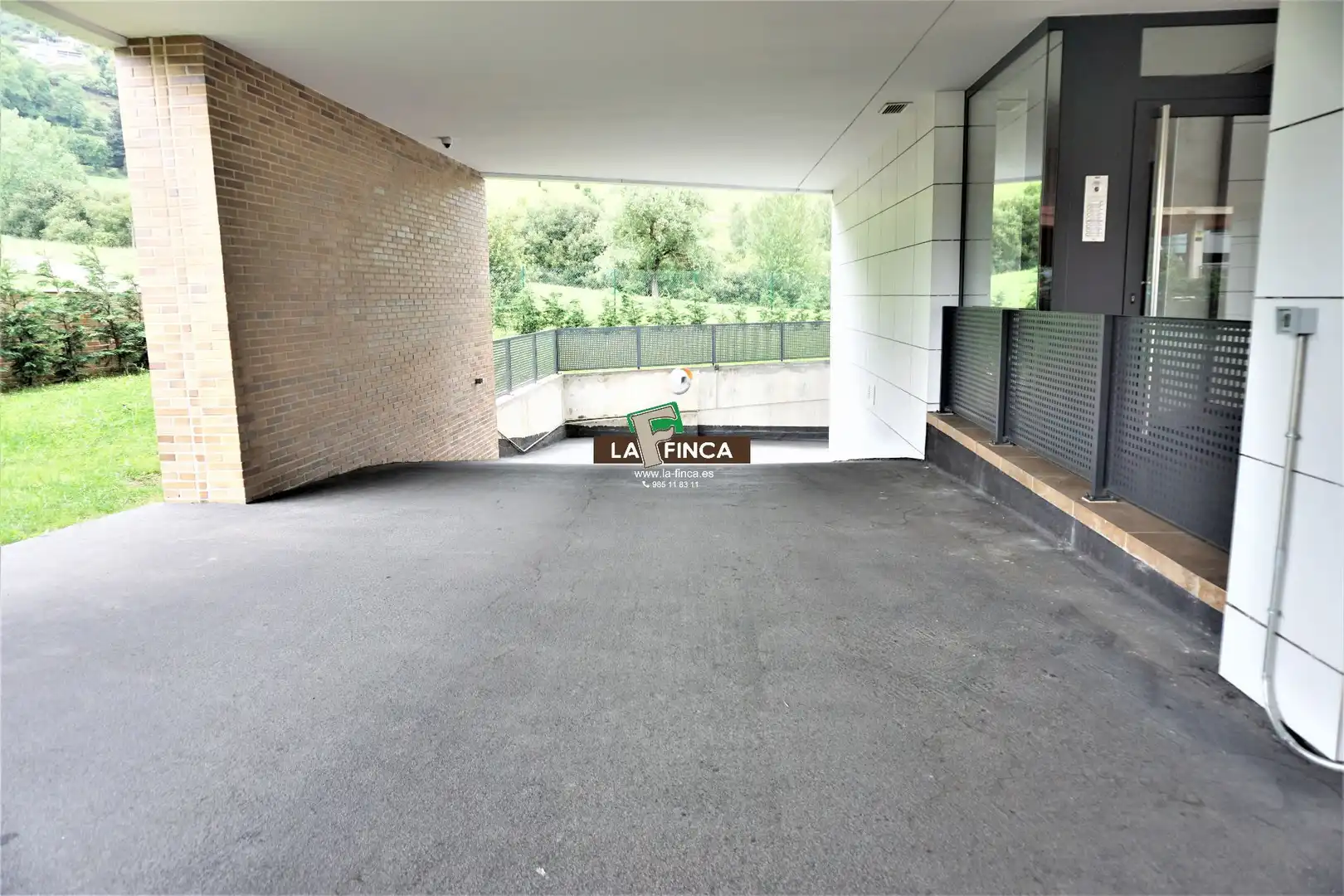 Terrace of Garage for sale in Oviedo 