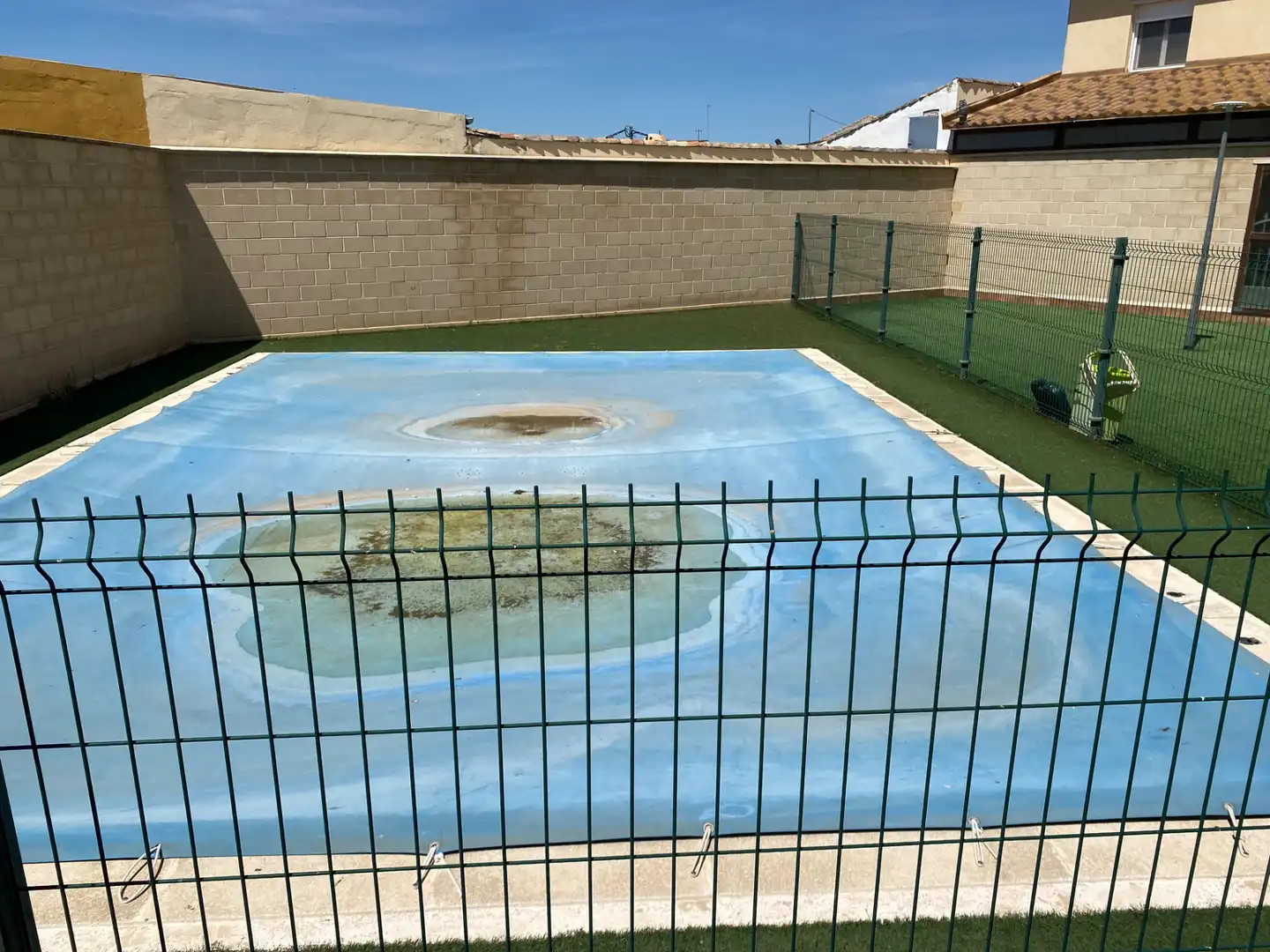 Piscina de Casa adosada en venta en Carrión de Calatrava con Aire acondicionado, Calefacción y Piscina