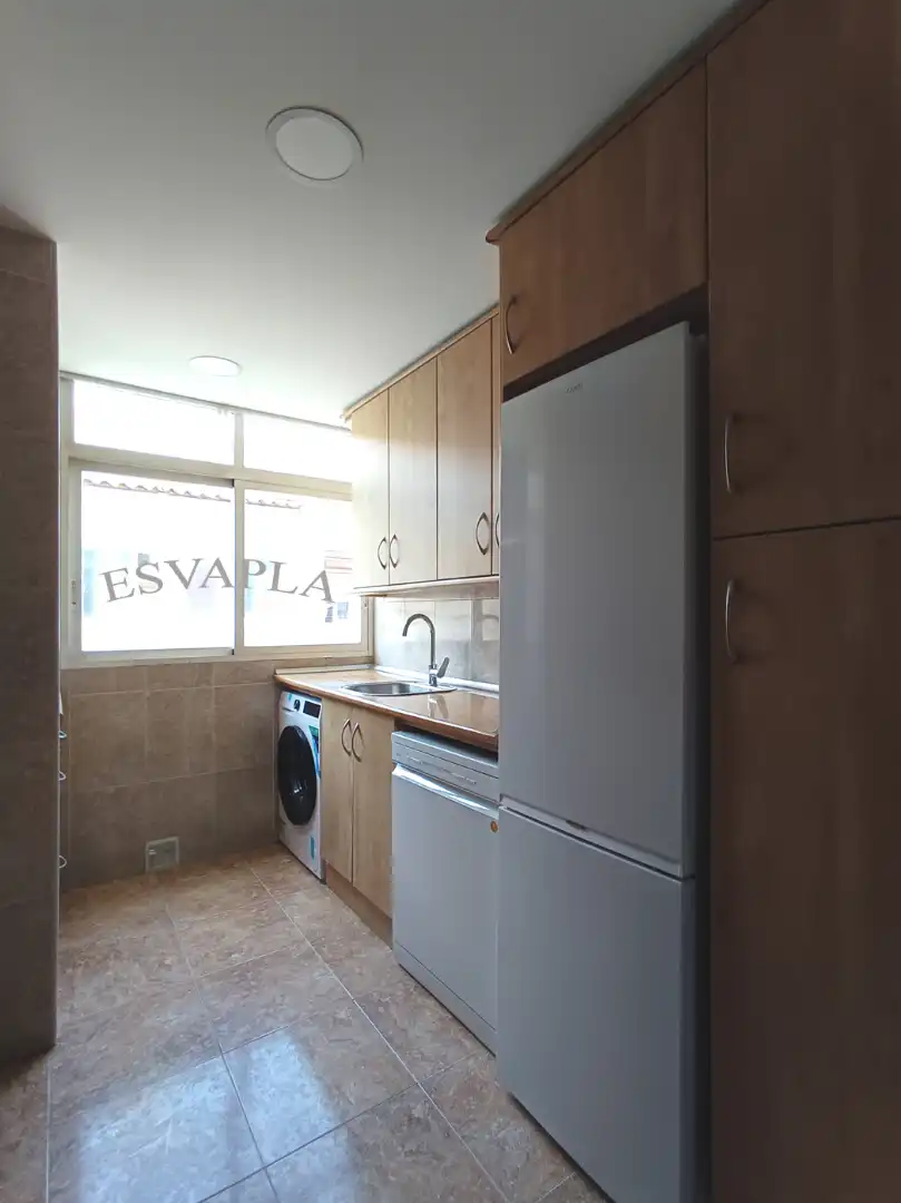 Cuina de Pis de lloguer en Alicante / Alacant amb Aire condicionat, Parquet i Moblat