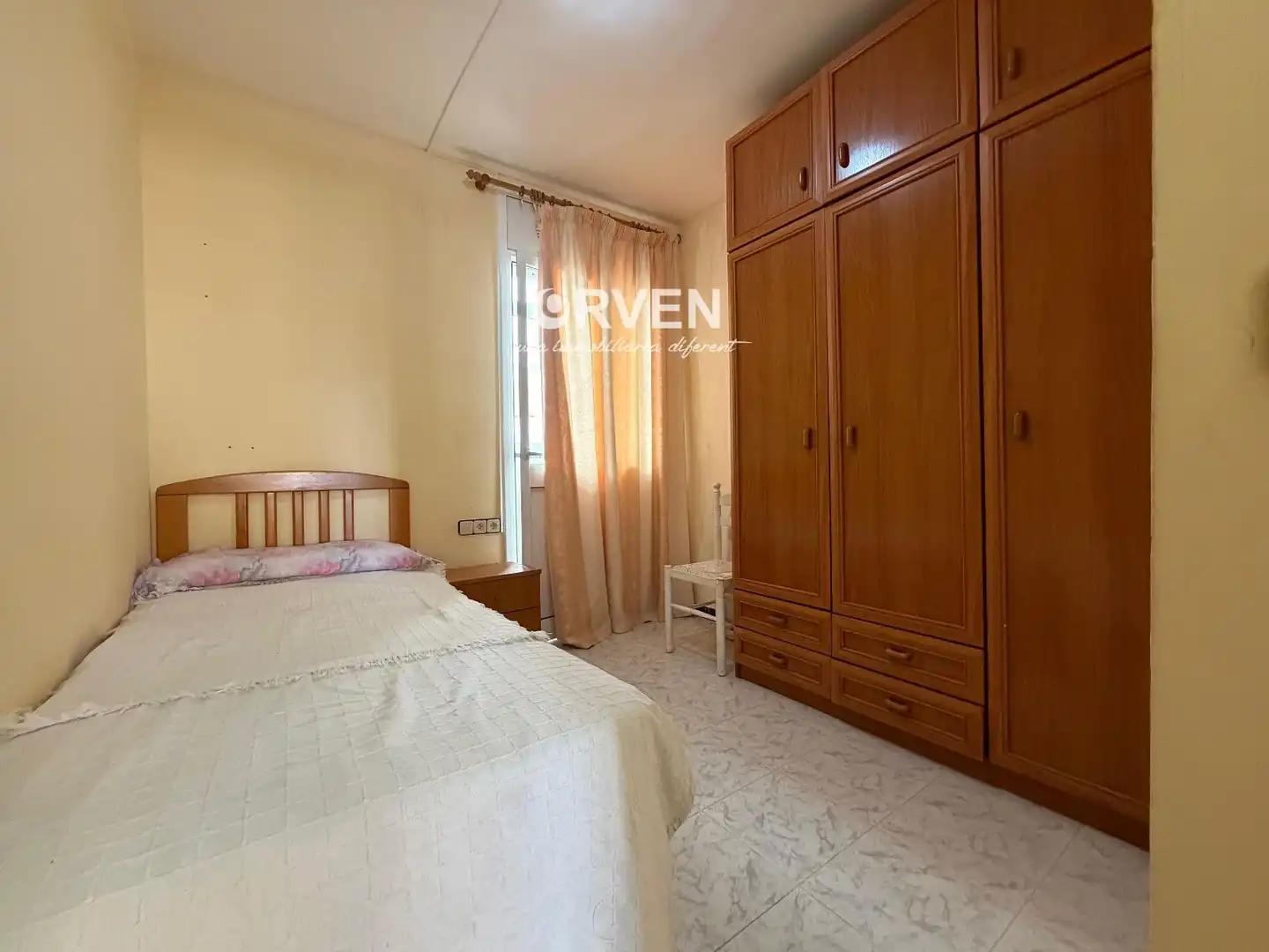 Schlafzimmer von Wohnung zum Verkauf in Torredembarra mit Waschmaschine