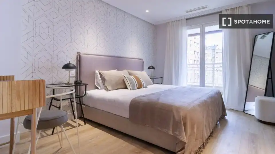 Piso con terraza en alquiler en Chamartín, imagen 2