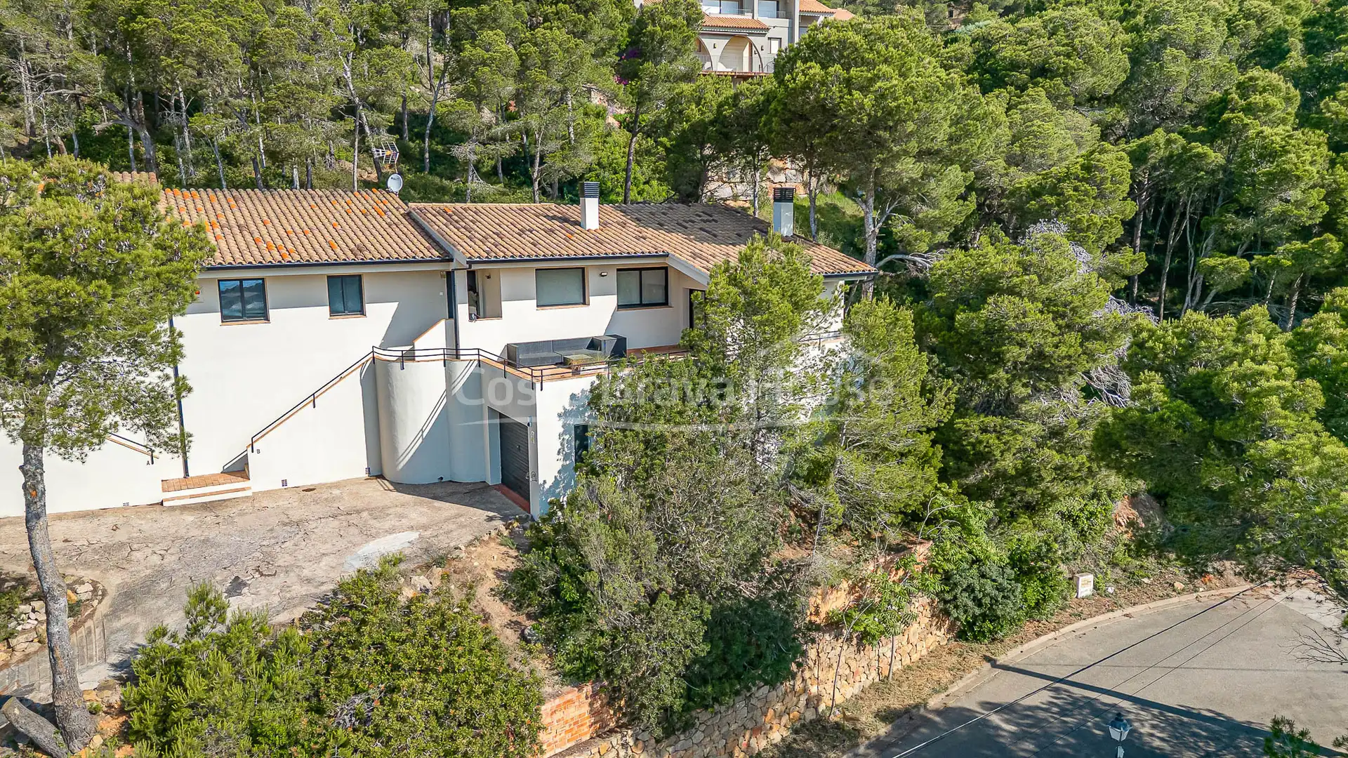 Vista exterior de Casa adosada en venda en Begur amb Calefacció, Terrassa i Traster