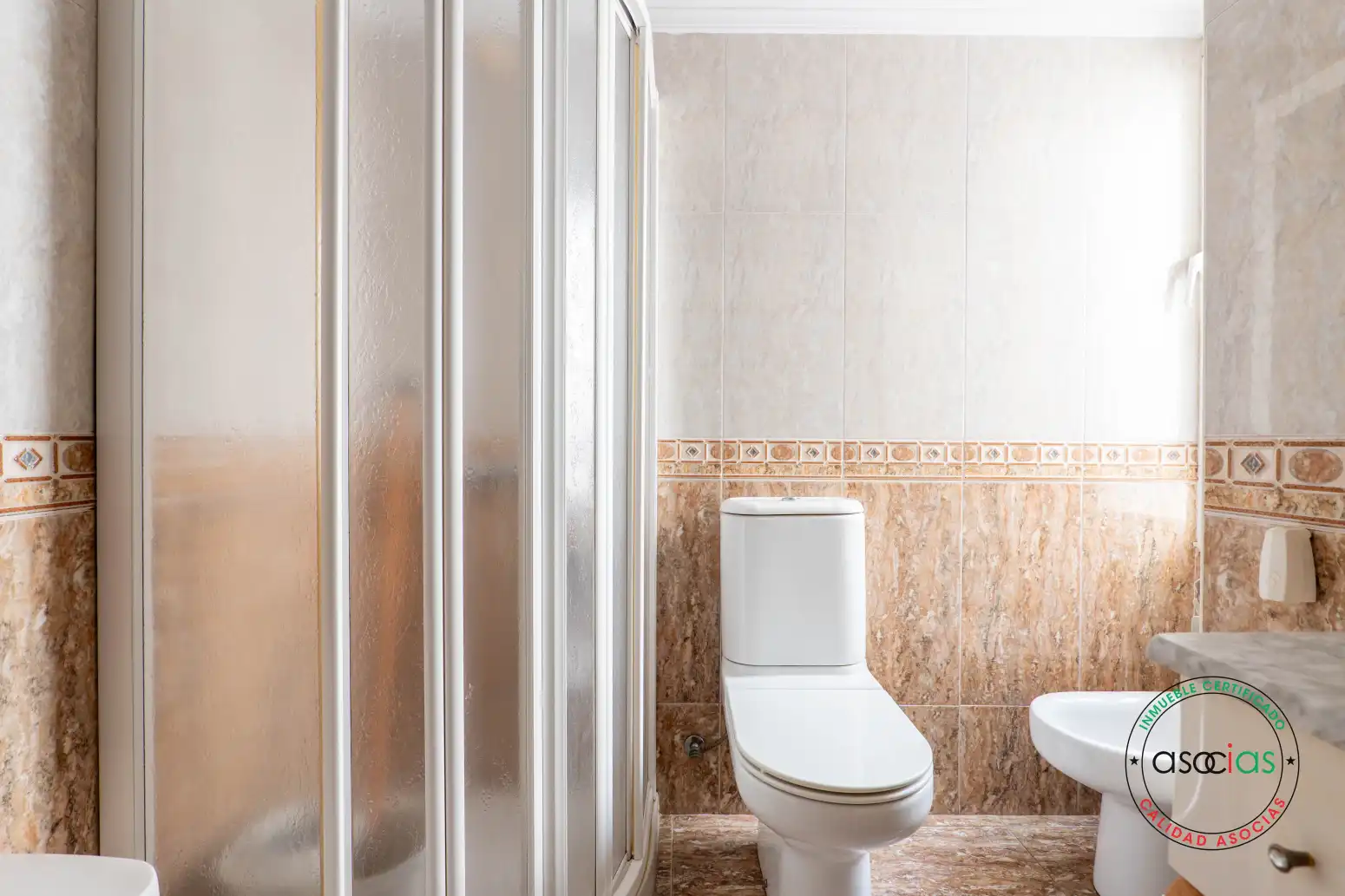 Baño de Piso en venta en Gijón  con Calefacción y Parquet