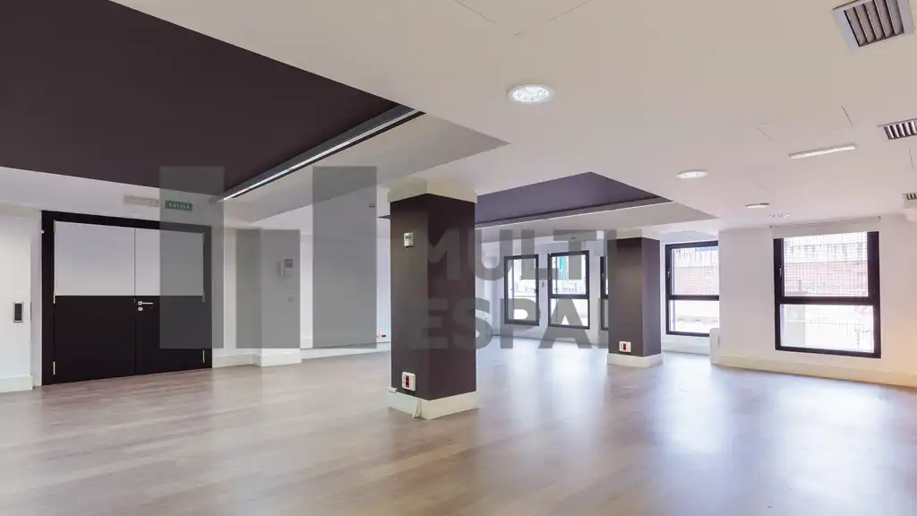 Office space with lift to rent in Carrer de Calàbria, imagen 2