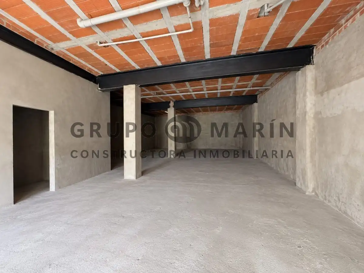 Local comercial en venda a Plaça de Càceres