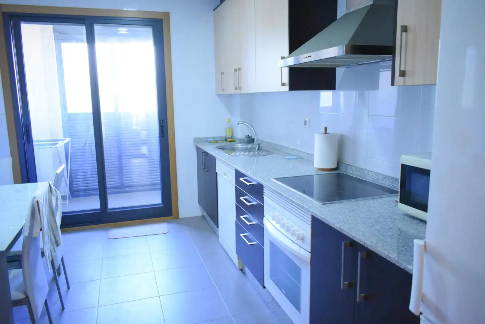 Cocina de Apartamento en venta en Pontevedra Capital  con Calefacción, Parquet y Trastero
