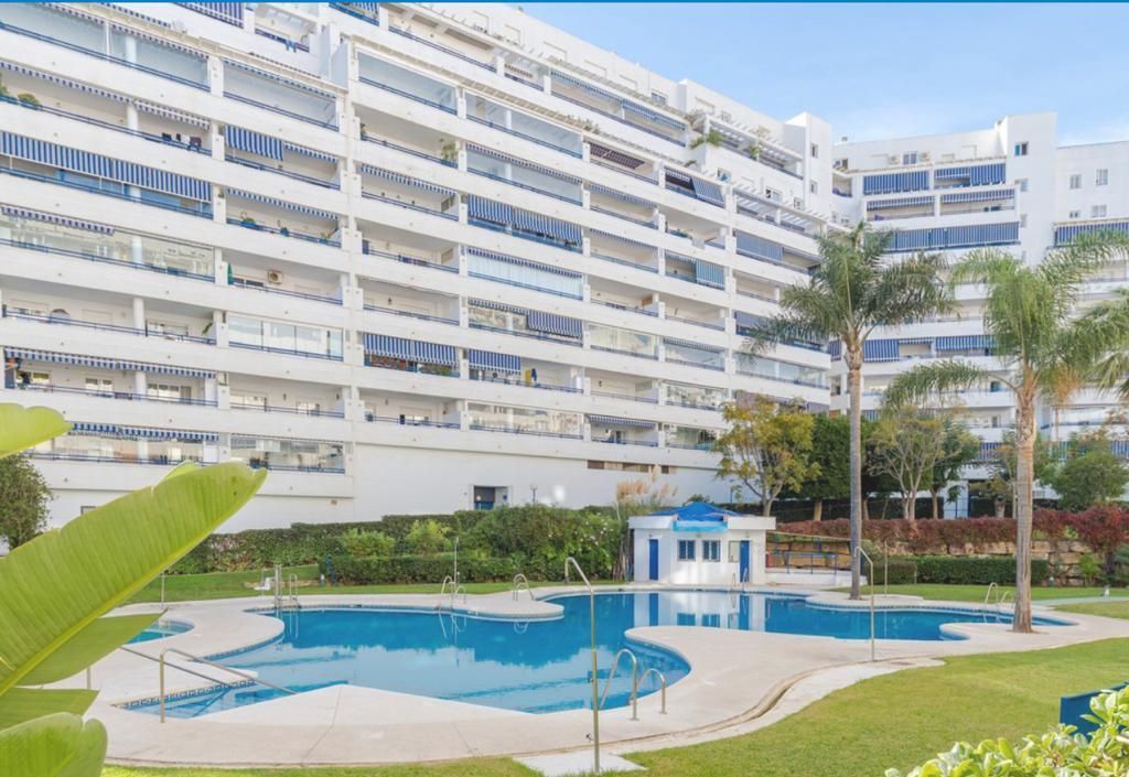 Vista exterior de Pis en venda en Marbella amb Aire condicionat, Calefacció i Traster