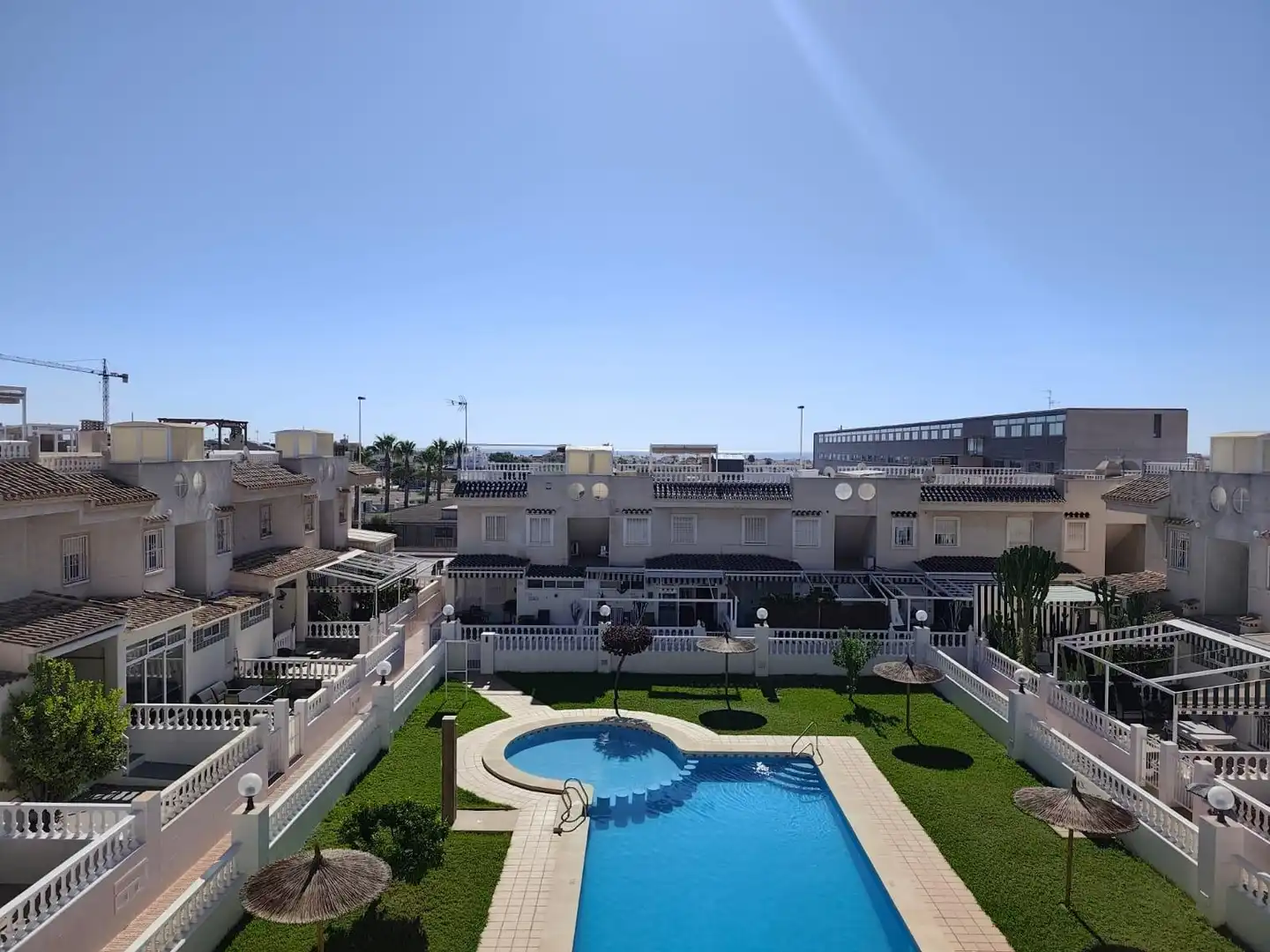Vista exterior de Dúplex en venta en Torrevieja con Aire acondicionado, Terraza y Trastero