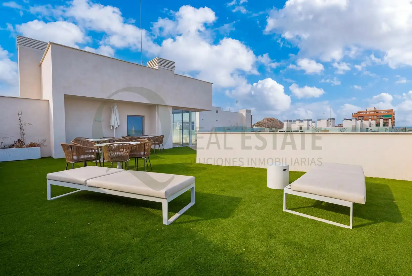 Terrasse von Wohnung zum Verkauf in Alicante / Alacant mit Klimaanlage, Terrasse und Abstellraum