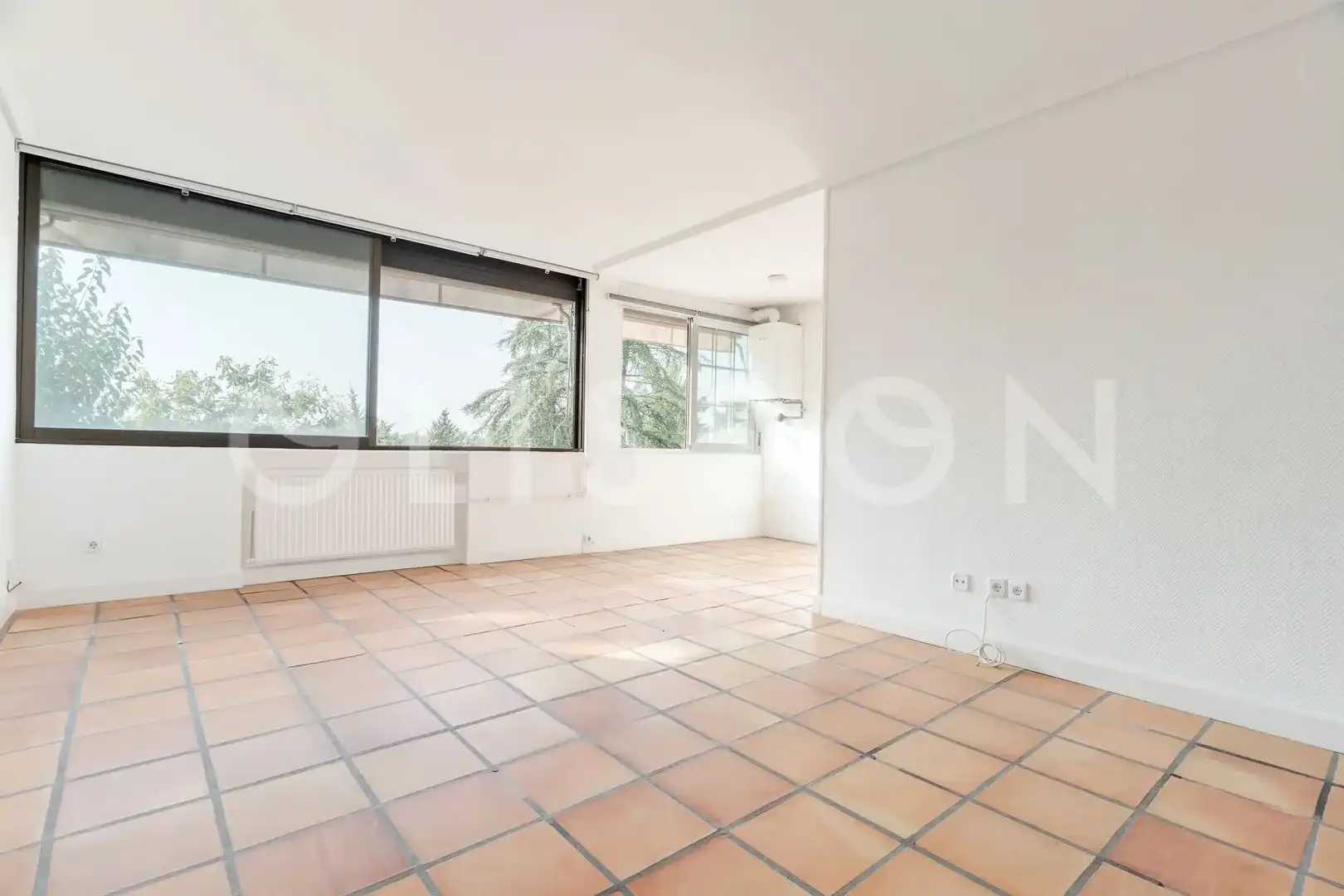 Sala d'estar de Àtic en venda en La Moraleja amb Aire condicionat, Calefacció i Piscina comunitària
