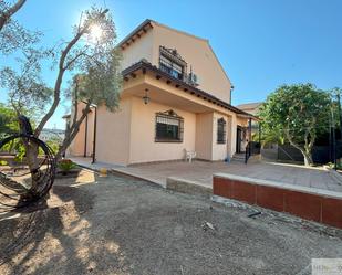 Vista exterior de Casa o xalet en venda en Bargas amb Aire condicionat, Calefacció i Terrassa