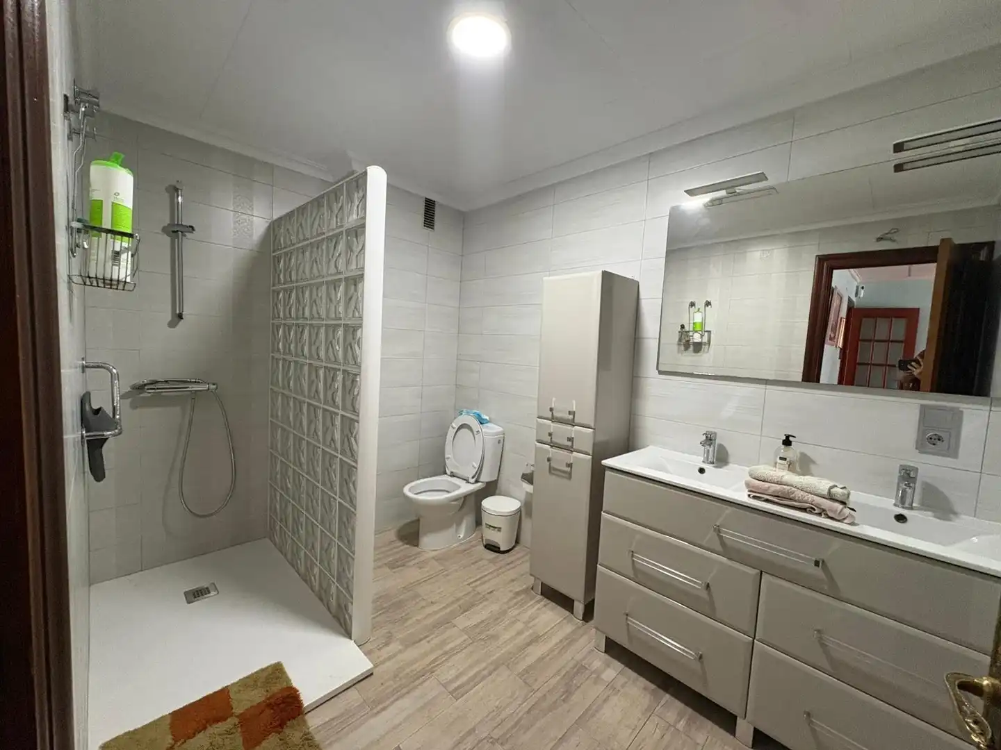 Bany de Apartament en venda en Catral amb Aire condicionat, Terrassa i Moblat