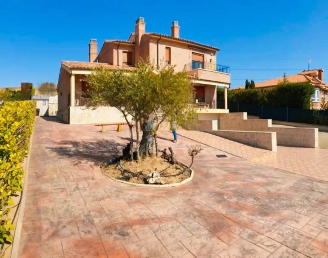 Vista exterior de Casa o chalet en venta en Villalobón con Calefacción, Jardín privado y Terraza