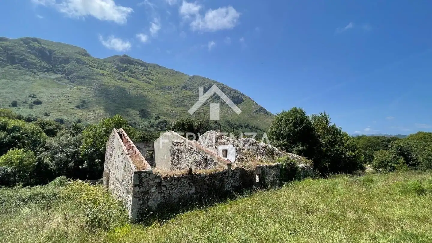 Houses for sale in Posada - Barro