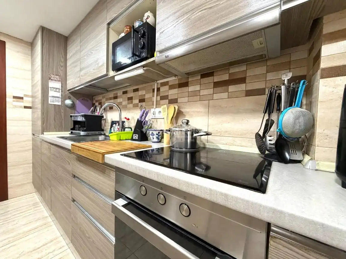 Flat with terrace for sale in Salut - Lloreda, imagen 12