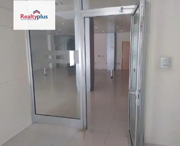 Business premises for sale in Avenida Avenida de las Esclaves 10, imagen 4