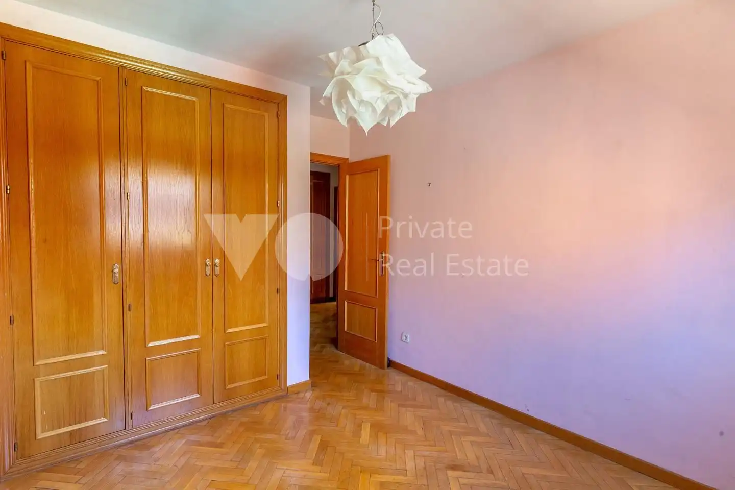 Habitación de Casa adosada en venta en Las Rozas de Madrid con Aire acondicionado, Calefacción y Jardín privado