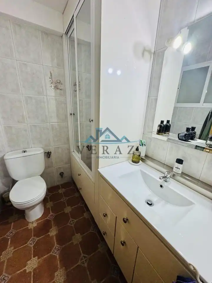 Bany de Casa o xalet en venda en Talavera de la Reina amb Aire condicionat, Calefacció i Jardí privat