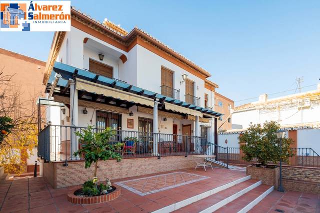 Casa-chalet en Venta en Calle Bruselas en Cervantes