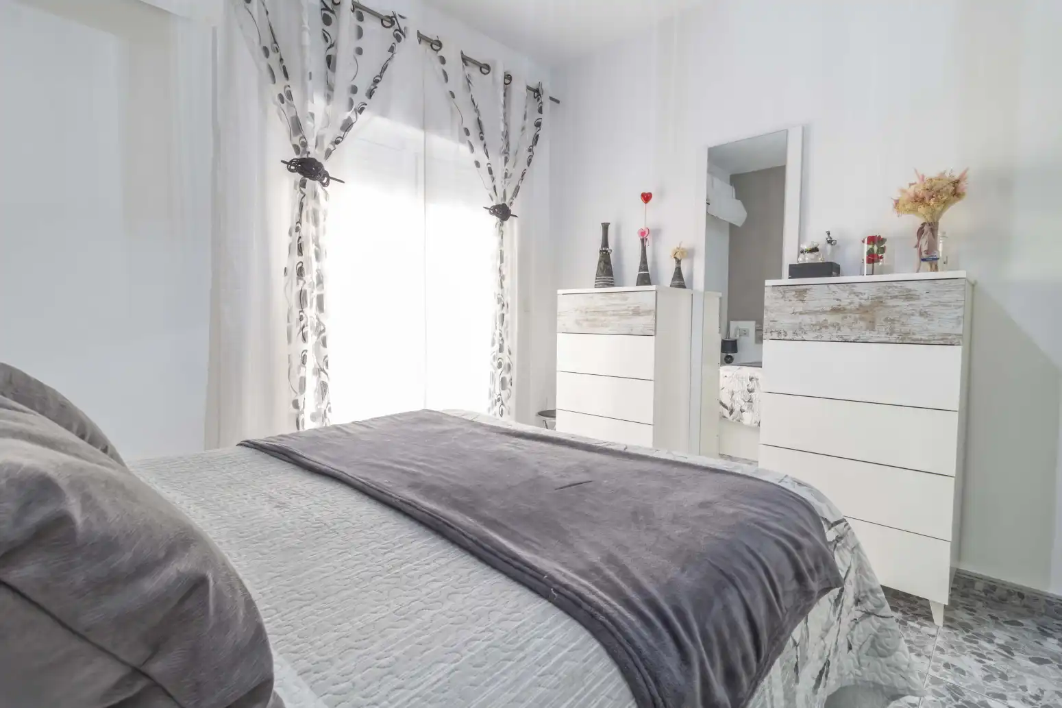 Bedroom of Flat for sale in Sevilla  with Air Conditioner, Storage room and Balcony