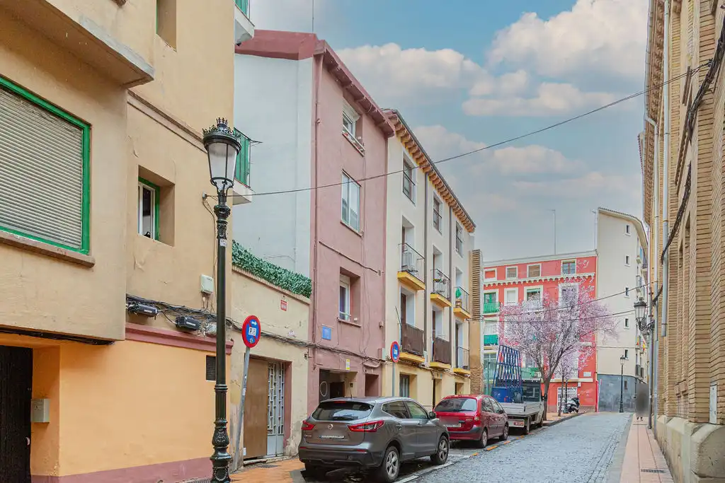 Außenansicht von Geschaftsraum zum Verkauf in Zaragoza