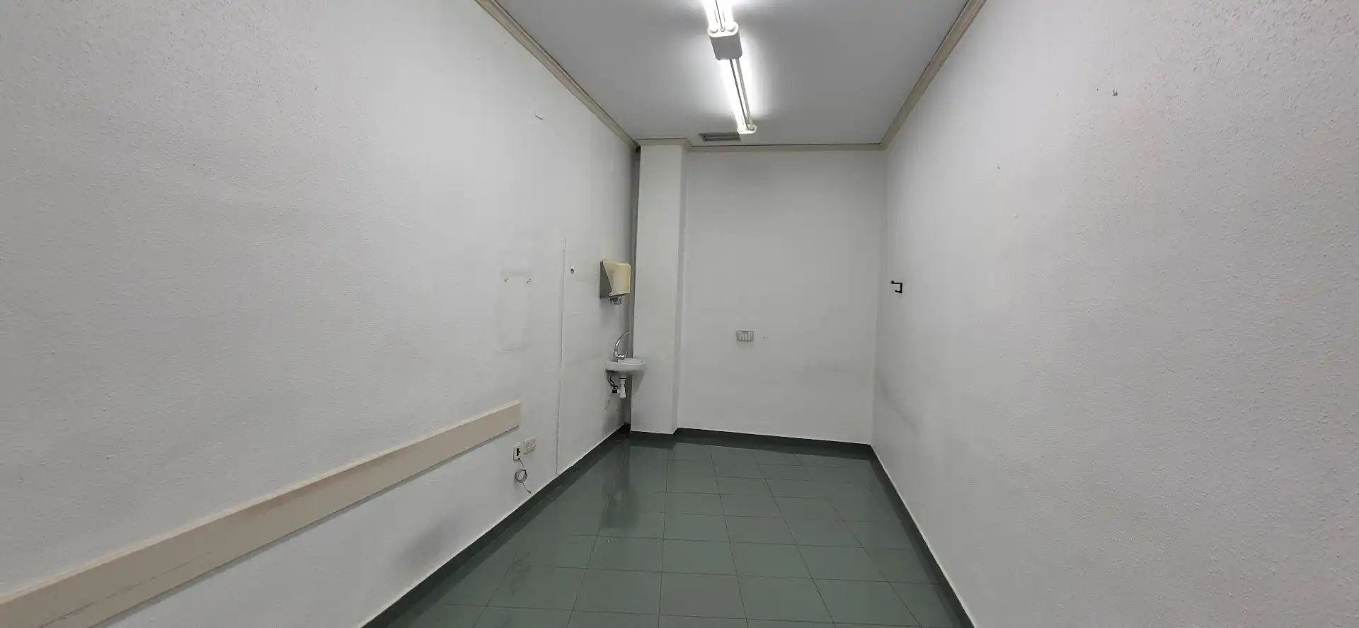 Commercial properties for rent in Valencia  with Air Conditioner