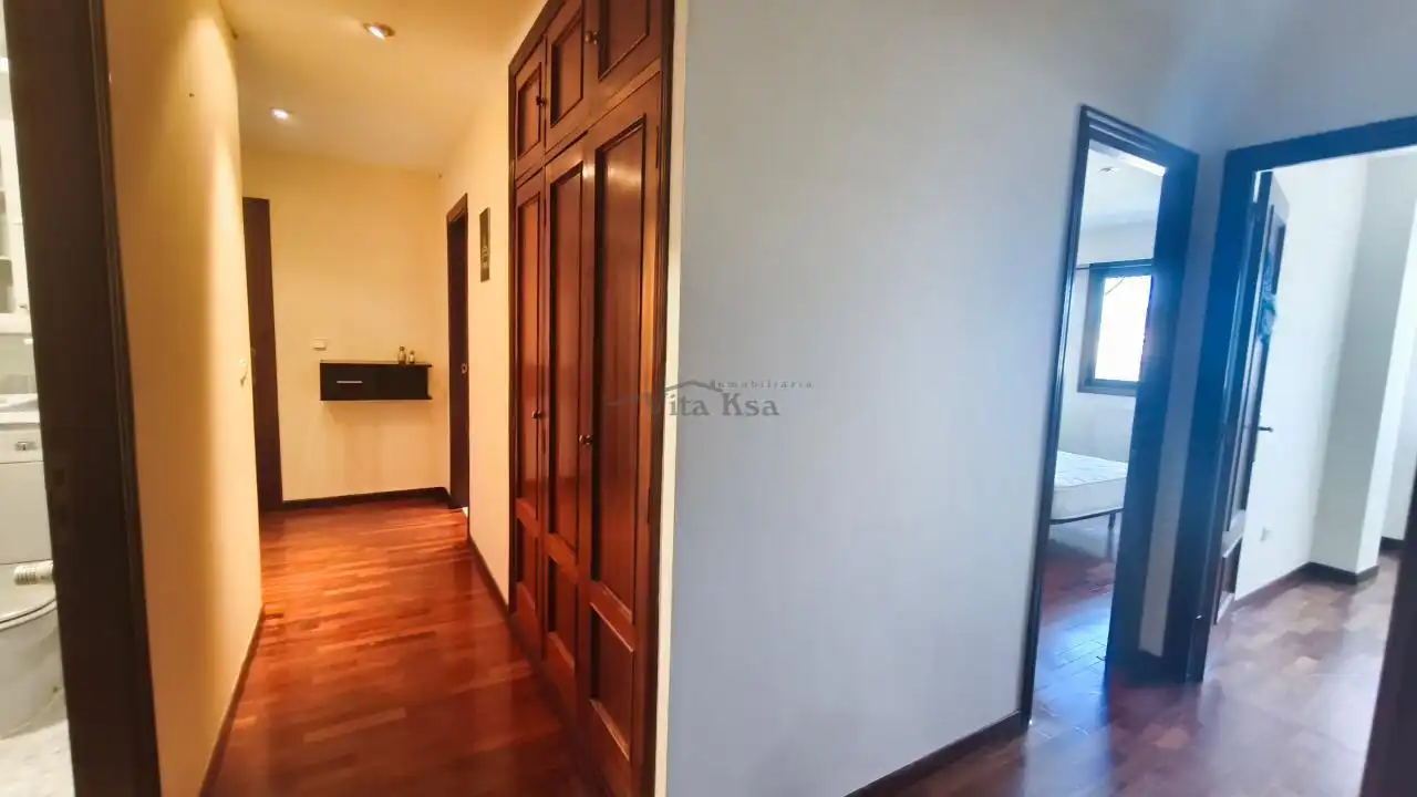 Dúplex de alquiler en Barbadás con Calefacción, Parquet y Amueblado