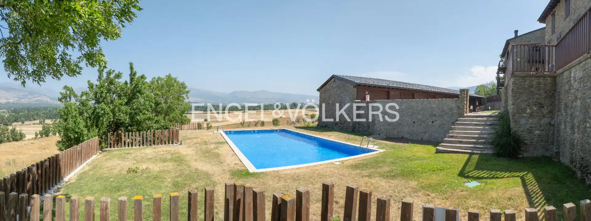 Piscina de Casa adosada en venta en Fontanals de Cerdanya con Calefacción, Parquet y Terraza